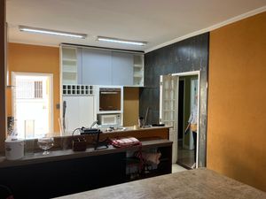 Image 4 - 899296