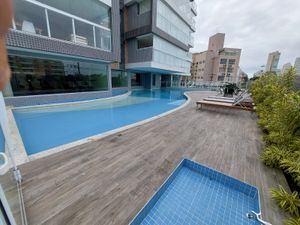 Image 26 - 899298