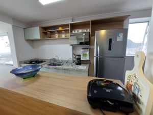 Image 7 - 899298