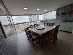 Image 13 - 899298