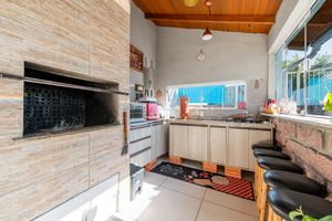 Image 35 - 899342