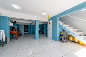 Image 27 - 899342