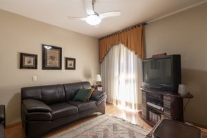 Image 8 - 899348