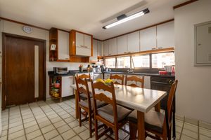Image 17 - 899348