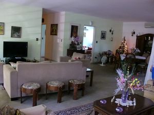 Image 1 - 899350
