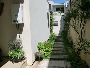 Image 14 - 899350