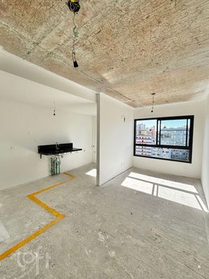 Image 32 - 899380