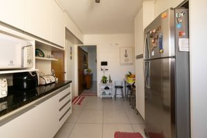 Image 4 - 899382