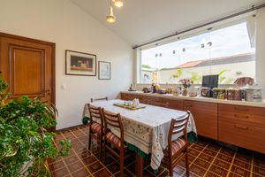 Image 18 - 899384