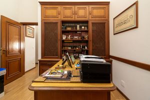 Image 23 - 899384