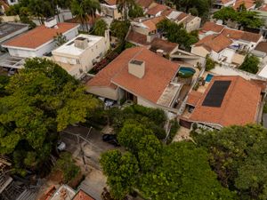 Image 30 - 899384