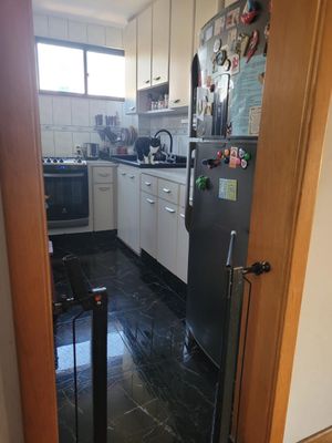 Image 25 - 899385