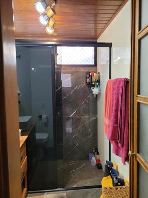 Image 6 - 899385