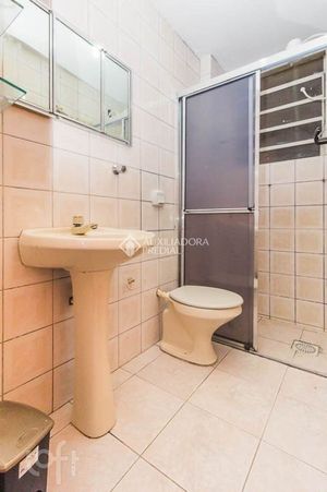 Image 6 - 899399