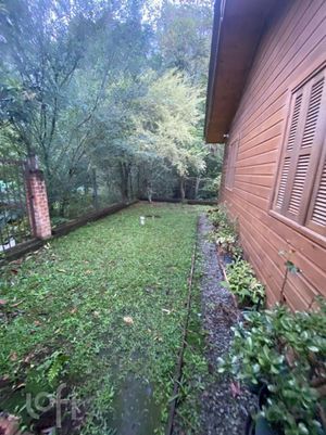 Image 5 - 899404