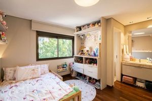 Image 10 - 899406