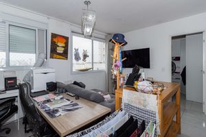 Image 1 - 899436