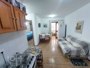 Image 10 - 899437