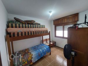 Image 5 - 899437