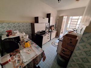 Image 2 - 899446