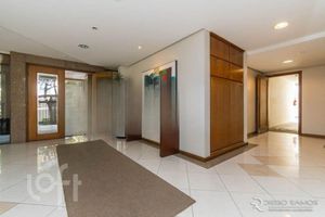 Image 21 - 899448