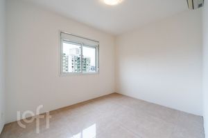 Image 9 - 899469