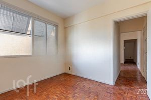 Image 8 - 899476