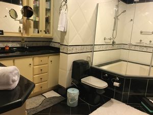 Image 17 - 899522