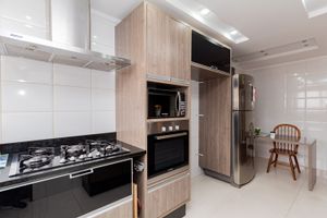Image 34 - 899525