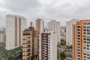 Image 24 - 899525