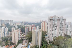 Image 4 - 899525