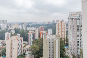 Image 31 - 899525
