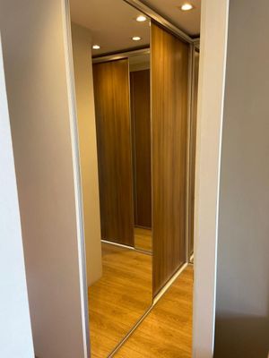 Image 8 - 899525
