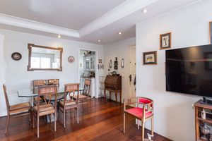 Image 7 - 899537