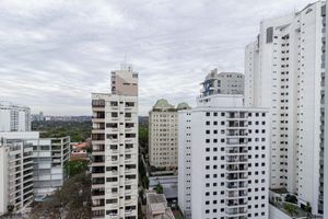 Image 22 - 899537