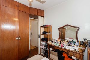 Image 18 - 899537