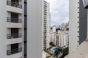 Image 29 - 899537