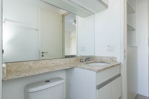 Image 11 - 899542