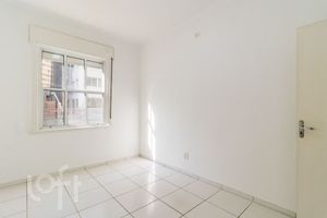 Image 22 - 899550
