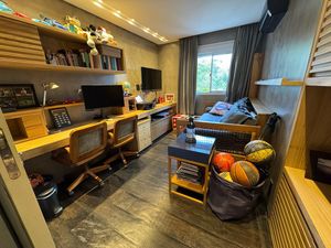 Image 14 - 899554