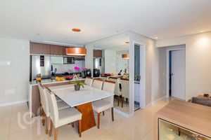 Image 3 - 899557