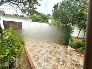 Image 12 - 899566