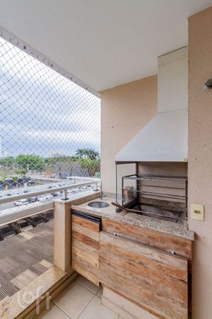 Image 3 - 899572