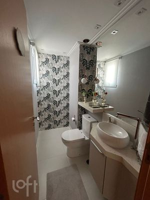 Image 14 - 899582