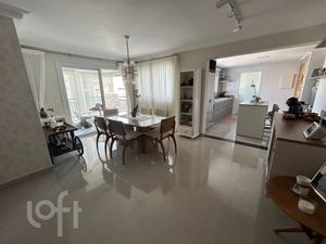 Image 15 - 899582