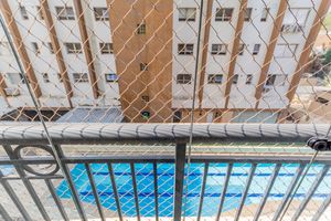Image 5 - 899593
