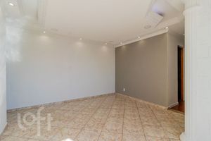 Image 1 - 899595