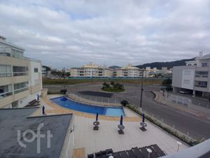 Image 32 - 899599