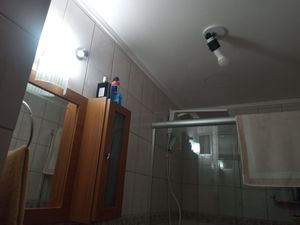Image 7 - 899605