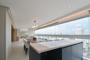 Image 13 - 899609
